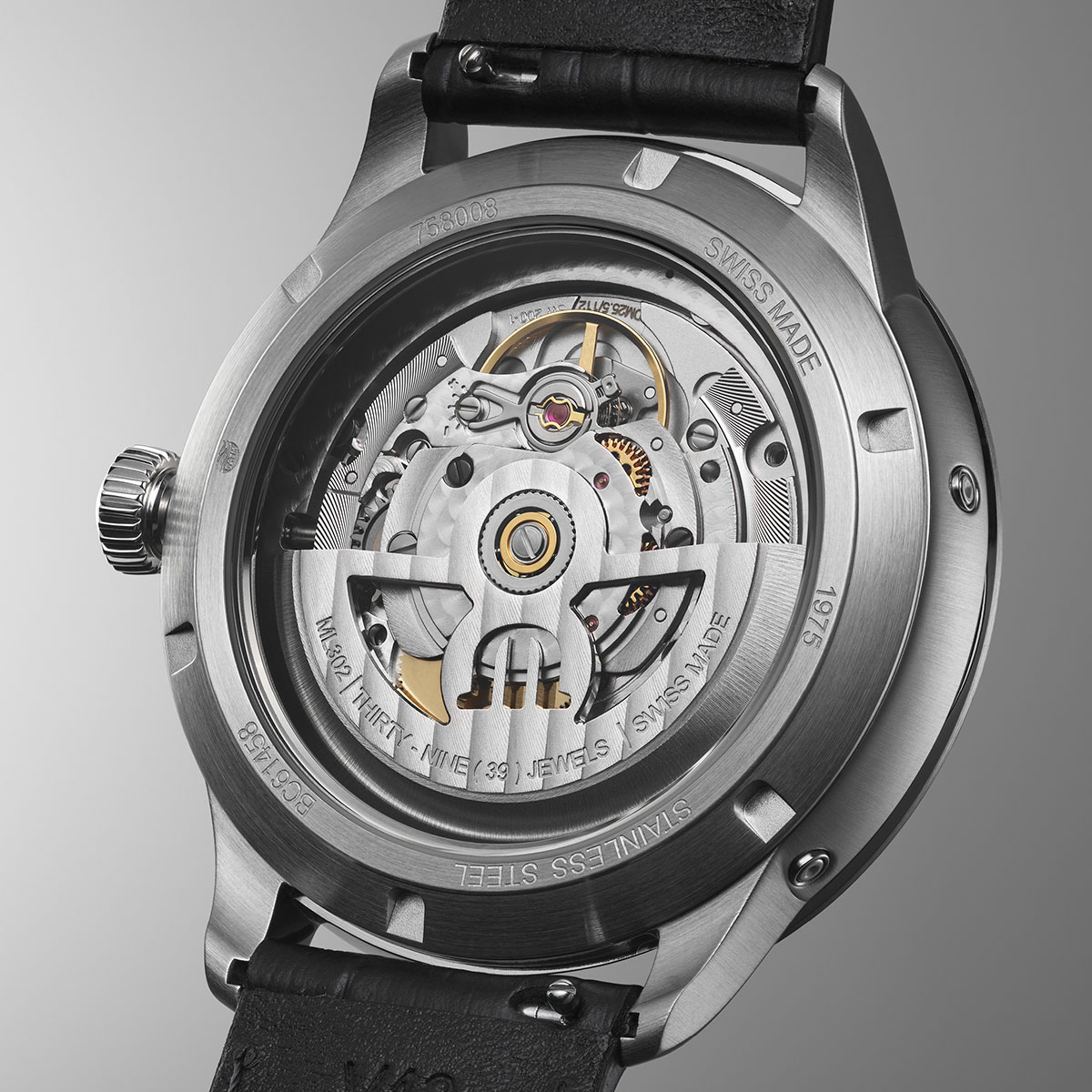 758008-SS001-090-2_caseback_1